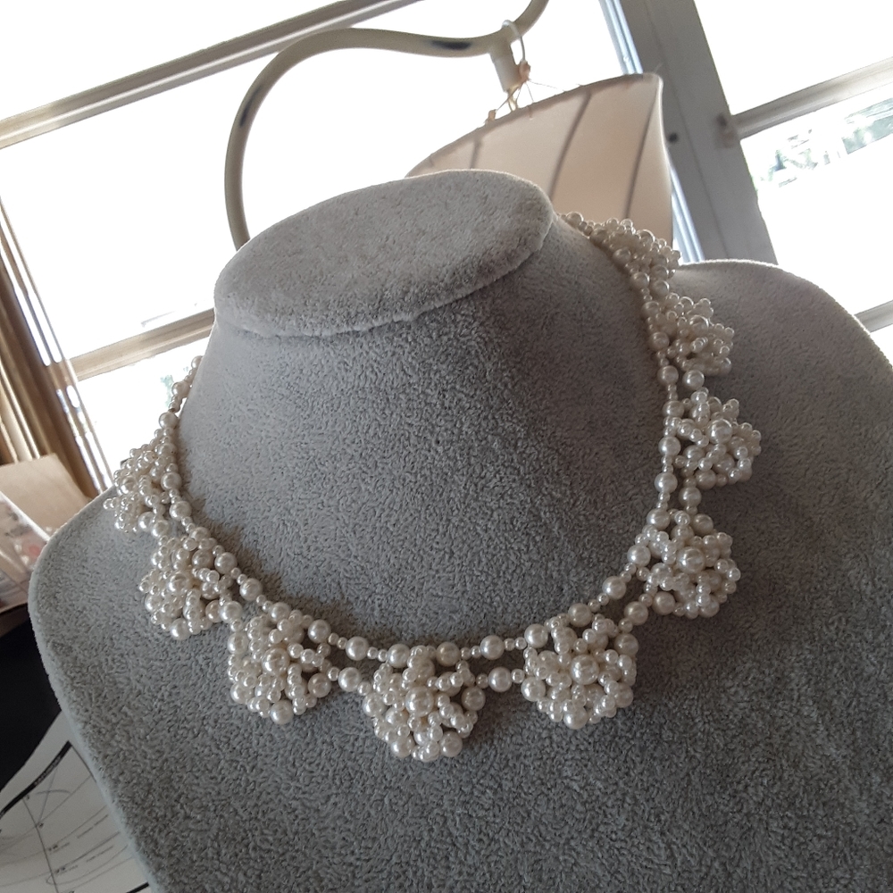 Faux pearl beaded necklace